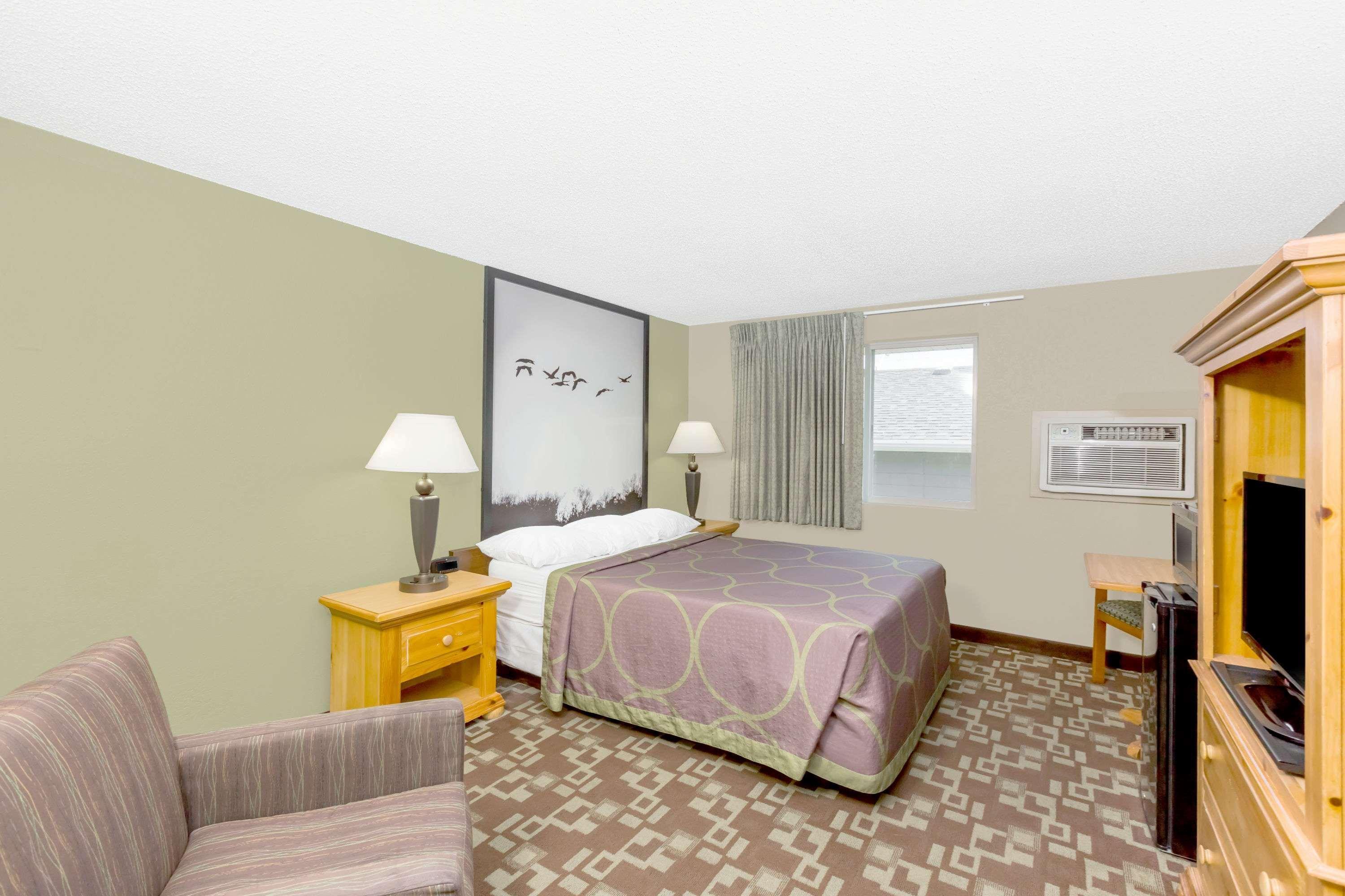 Super 8 By Wyndham Kearney Motel Exterior photo